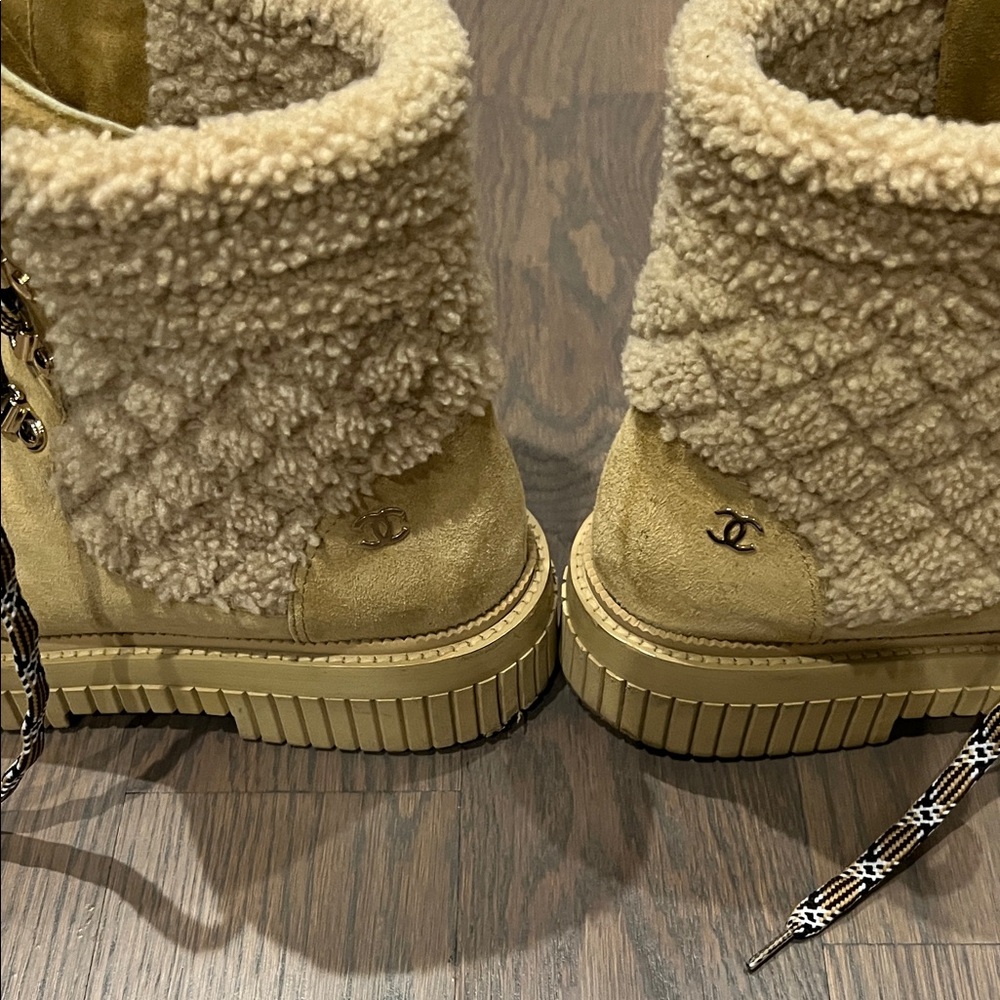 CHANEL Tan Shearling Winter Boots - Picture 7 of 12